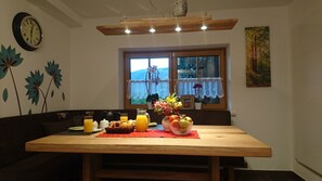 Dining - Spacious Schneiderhof vacation apartment with terrace (Neukirchen)