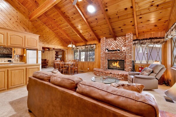 House, Multiple Beds, Hot Tub, Mountain View (1237) | Living area | Fireplace, MP3 dock