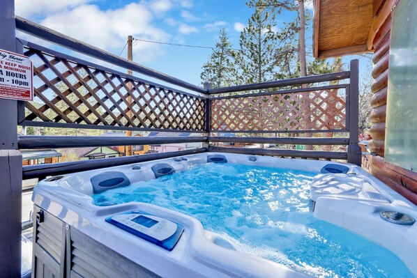 Property grounds - Bear Claw Bungalow #379 (Big Bear Lake)