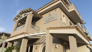 واجهة المنشأة