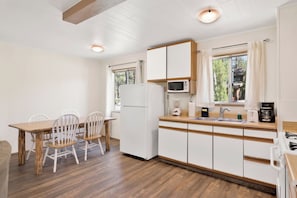 Cabana, várias camas, varanda, vista para a montanha (111) | Cozinha privada