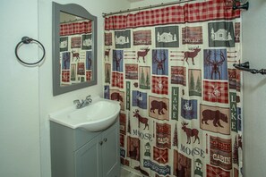 Bathroom - 1822 - Lakeside Den (Big Bear Lake)