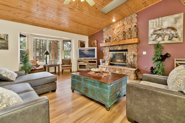 House, Multiple Beds, Patio (1156) | Living area | Fireplace - Can't Bear TO Leave #1156 (Big Bear Lake)