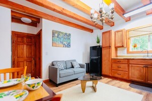 7. The Mulberry Room | Living area | 32-inch Smart TV with satellite channels, TV