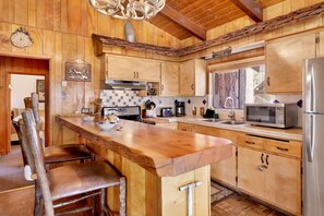 House, Multiple Beds, Patio (667) | Private kitchen - Casa Catalina #667 (Big Bear Lake)