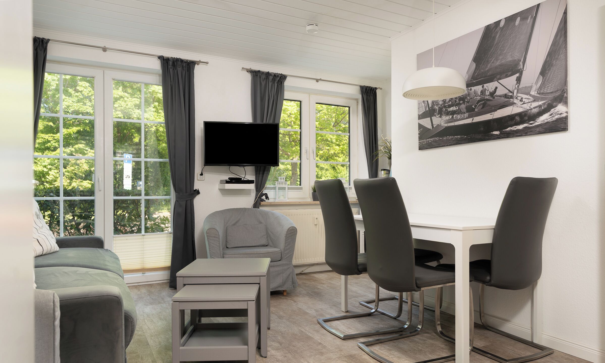 Fernseher, DVD-Player, Stereoanlage