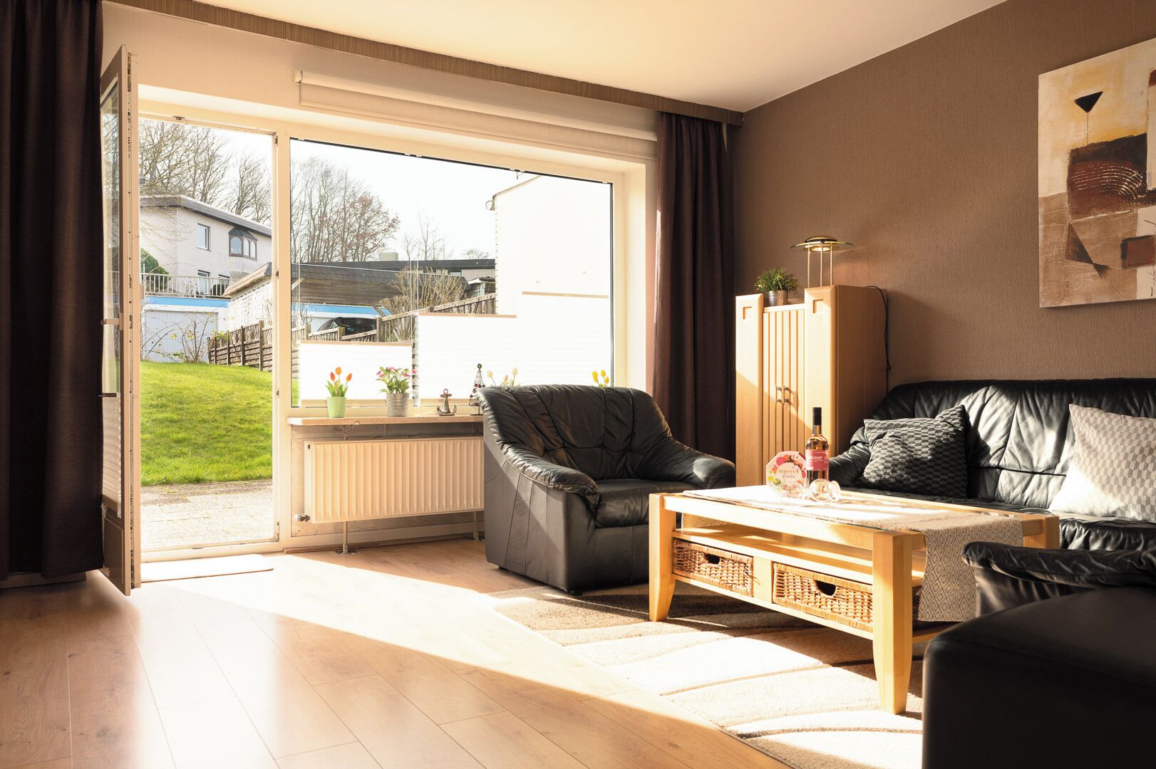 Televisie, een dvd-speler en een stereo