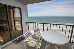 Condo, 2 quartos | Sacada