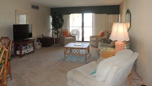 Unclassified image, 2 of 31, button - Brigadune #2C Ocean Front (Myrtle Beach)