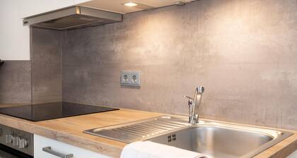 Kaunis huoneisto 13 muutaman metrin päässä rannasta