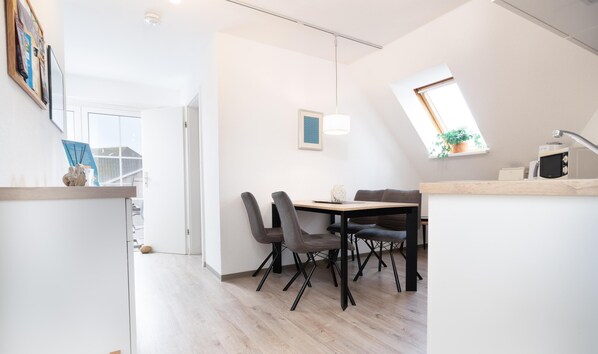 Unclassified image, 1 of 9, button