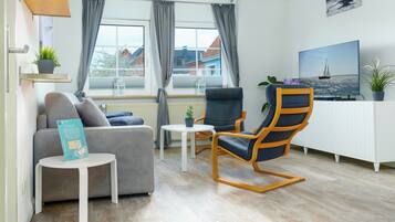 Fernseher, DVD-Player, Stereoanlage