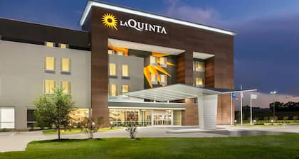 La Quinta Inn & Suites by Wyndham College Station North