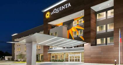 La Quinta Inn & Suites by Wyndham College Station North