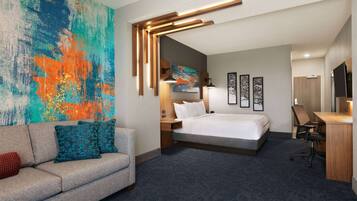 Deluxe Room, 1 King Bed, Non Smoking | Desk, blackout drapes, free WiFi, bed sheets