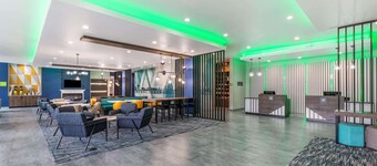 La Quinta Inn & Suites by Wyndham Galveston West Seawall