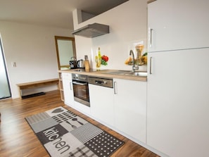 Kühlschrank, Ofen, Geschirrspüler, Toaster