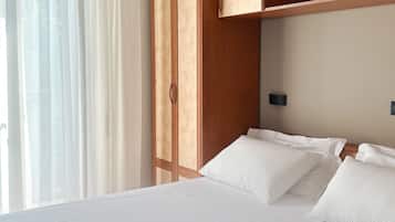 Standard Triple Room | In-room safe, desk, blackout drapes, free WiFi