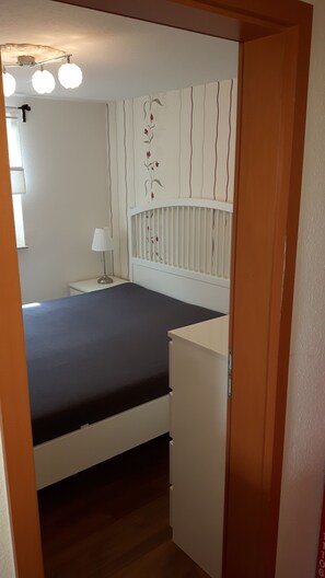 1 camera, Wi-Fi, lenzuola