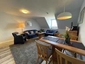 Fernseher, Stereoanlage