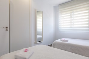 4 chambres, fer et planche à repasser, Wi-Fi gratuit, draps fournis