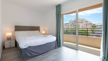 4 Schlafzimmer, Bügeleisen/Bügelbrett, kostenloses WLAN, Bettwäsche