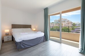 4 habitaciones, tabla de planchar con plancha y wifi gratis 