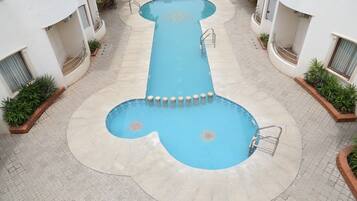 Kolam renang outdoor