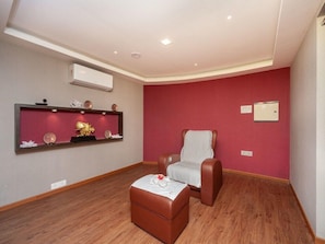 Interior - Capital O 6229 Ilara Hotels And Resorts (Chennai)