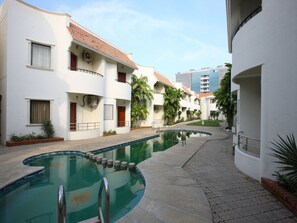 Outdoor pool - Capital O 6229 Ilara Hotels And Resorts (Chennai)