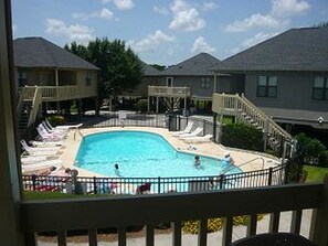 Outdoor pool - Guest Cottage #28 (Myrtle Beach)