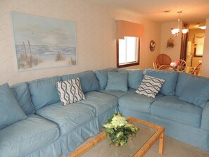 Living room - Shipwatch Pointe II #m201 (Myrtle Beach)