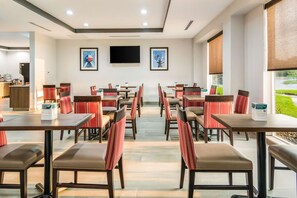 Desayuno completo incluido todos los días 