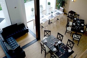 Breakfast, lunch, dinner served; local and international cuisine - Open Hotel (Quillota)