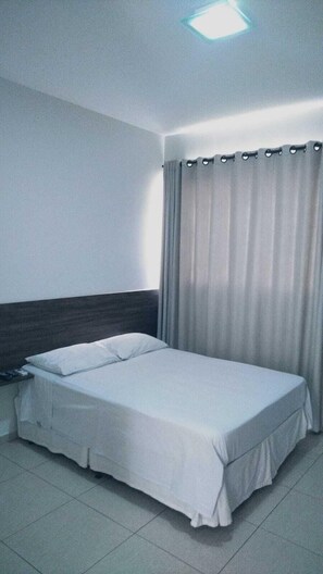 Skrivbord, gratis wi-fi och sängkläder