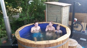 Bain à remous extérieur