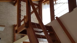 Unclassified image, 5 of 13, button - ROBINSON COTTAGE (Camanducaia)