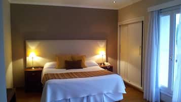 Comfort Double or Twin Room | Premium bedding, minibar, in-room safe, blackout drapes