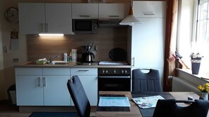 Frigorifero, microonde, forno, macchina per tè/caffè