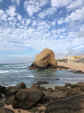Plage, chaises longues