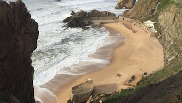 Na praia, espreguiçadeiras