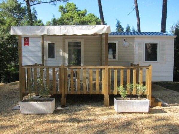 Terrace/patio - Mobilhome Sauge Plus - Camping Pinède in Provence (Mondragon)
