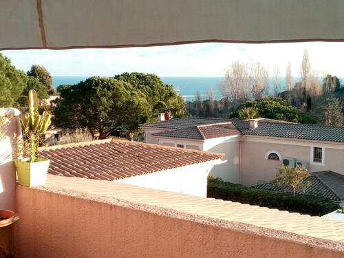 LES HAUTS DE VAUGRENIER Beautiful duplex with pool  