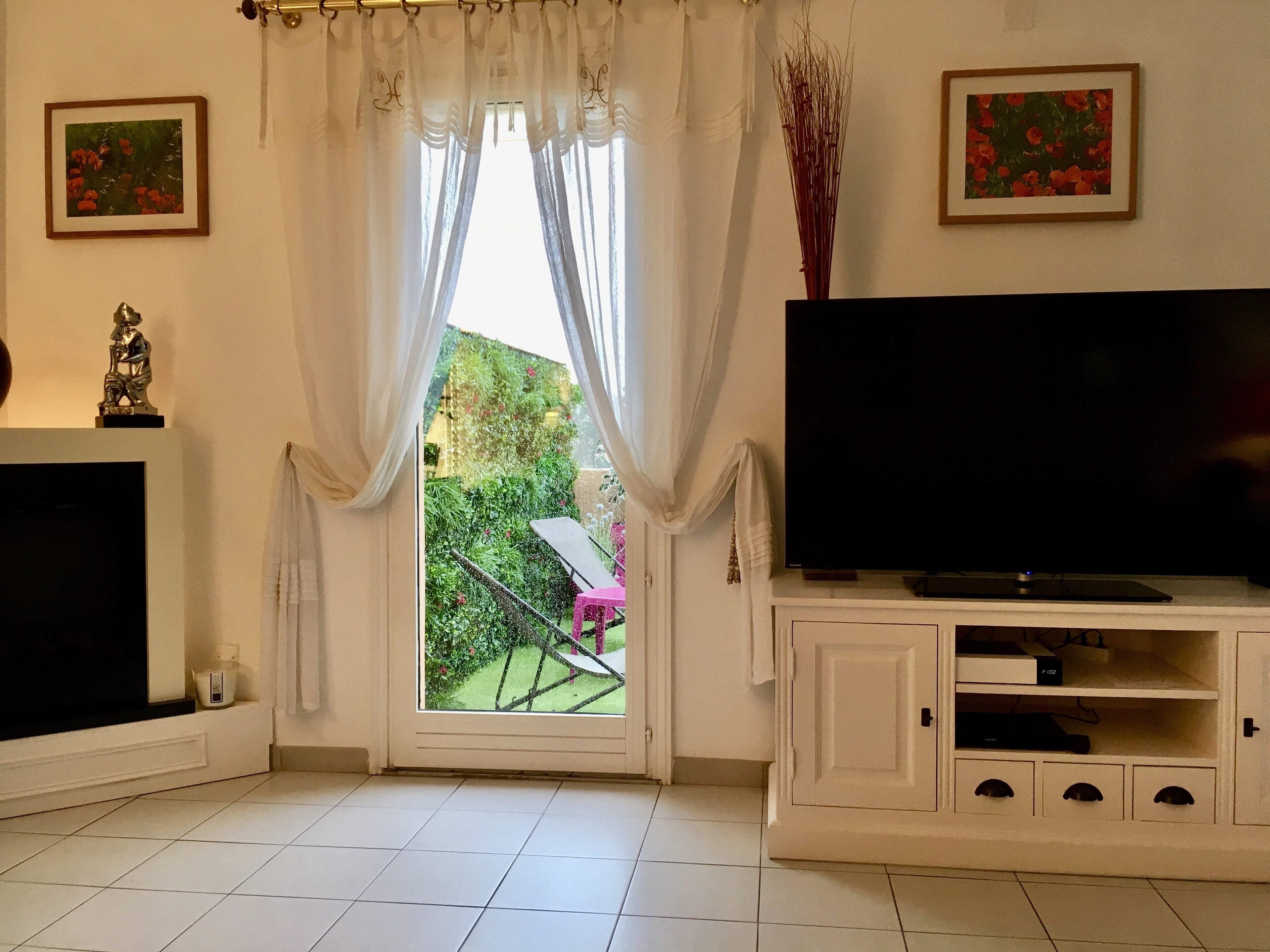 TV, fireplace, DVD player, ping pong