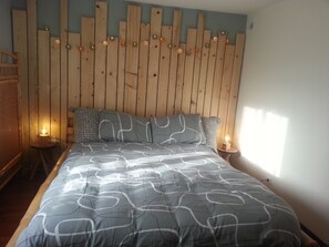 1 soverom, strykejern/-brett, reiseseng for barn og wi-fi (inkludert)