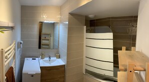 Bathroom - F103 - 40 m2 - 2P - 2/4 pers (Prapoutel)