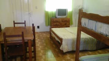 Family Quadruple Room | Individually furnished, blackout curtains, free WiFi, bed sheets