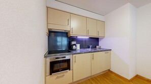 Fridge, microwave, dishwasher, coffee/tea maker