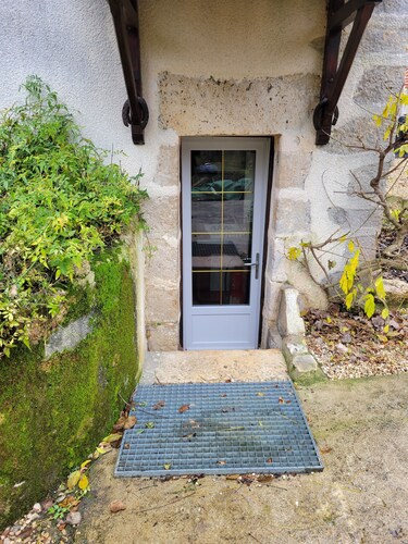 Cottage in the garden of the Moulin de la Fontaine