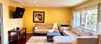 Private Suite in Little Hill for Extended Stay. Pet Friendly! 